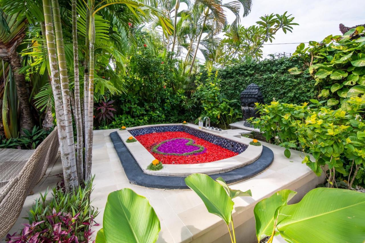 Khanphi * Seminyak (Bali)